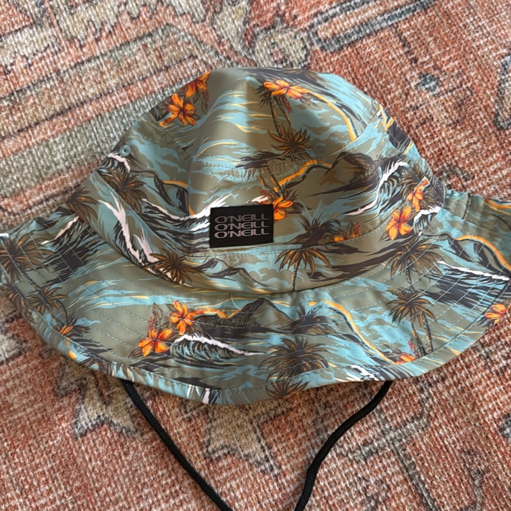 Tropical print O’Neill hat
